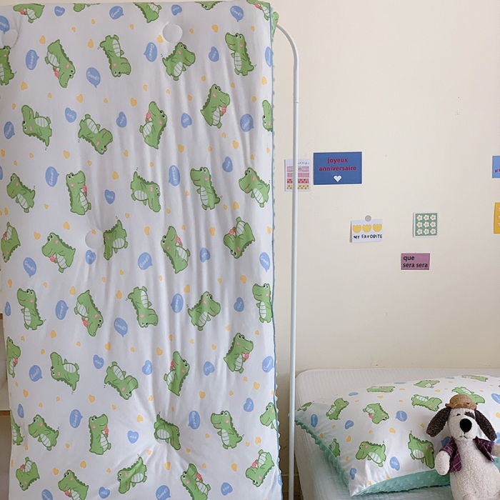 91家纺网 家纺一手货源 找家纺 星期八 2022新款针织棉豆豆被被子被芯 小鳄鱼