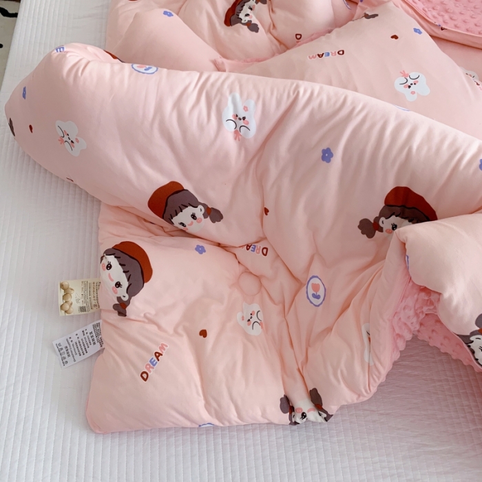 91家纺网 家纺一手货源 找家纺 星期八 2022新款针织棉豆豆被被子被芯 小女孩