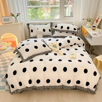 91家纺网 家纺一手货源 找家纺 安哆啦 2022新款加厚牛奶绒花边小贴标四件套 花边-黑白波点