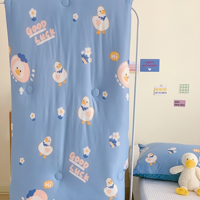 91家纺网 家纺一手货源 找家纺 星期八 2022新款针织棉豆豆被被子被芯 小鸭子