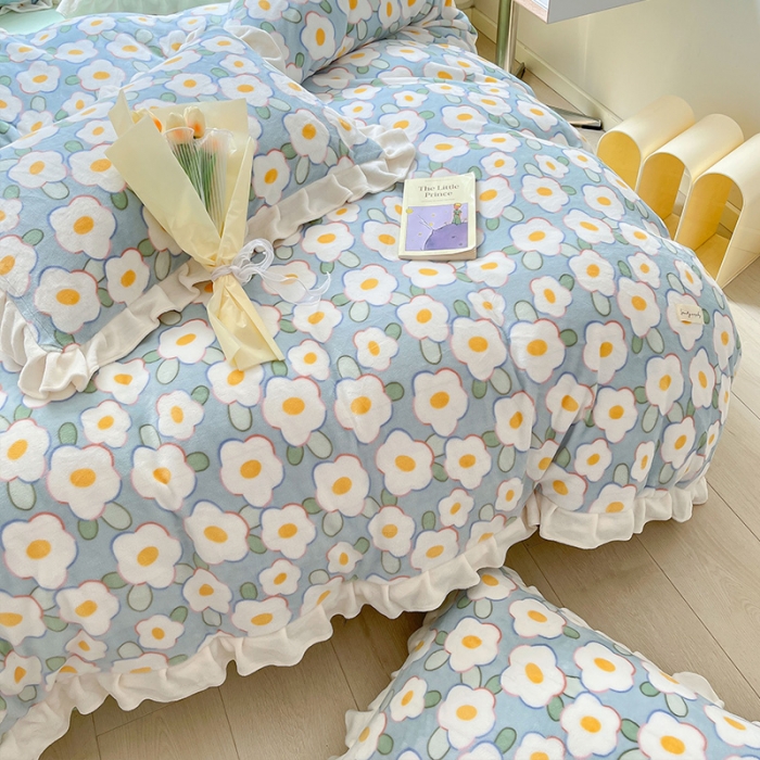 91家纺网 家纺一手货源 找家纺 安哆啦 2022新款加厚牛奶绒花边小贴标四件套 花边-淡蓝花海