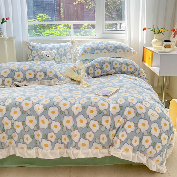 91家纺网 家纺一手货源 找家纺 安哆啦 2022新款加厚牛奶绒花边小贴标四件套 花边-淡蓝花海