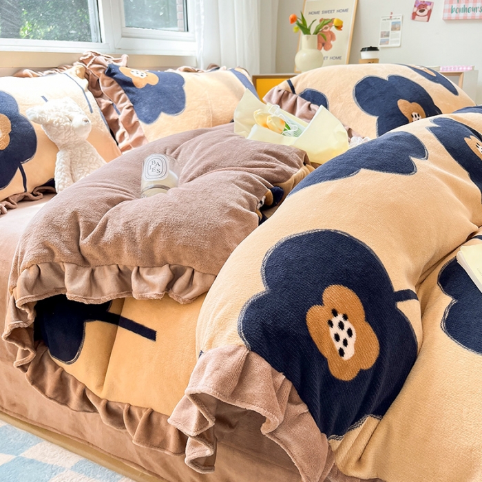 91家纺网 家纺一手货源 找家纺 安哆啦 2022新款加厚牛奶绒花边小贴标四件套 花边-复古花咖