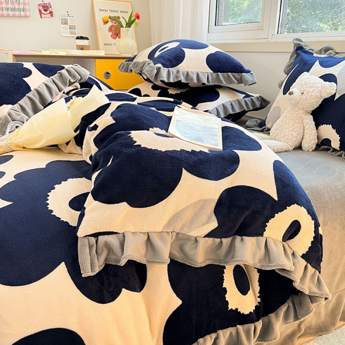 91家纺网 家纺一手货源 找家纺 安哆啦 2022新款加厚牛奶绒花边小贴标四件套 花边-复古蓝花