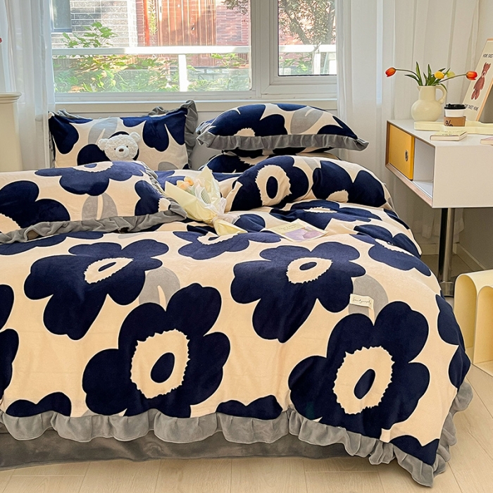 91家纺网 家纺一手货源 找家纺 安哆啦 2022新款加厚牛奶绒花边小贴标四件套 花边-复古蓝花