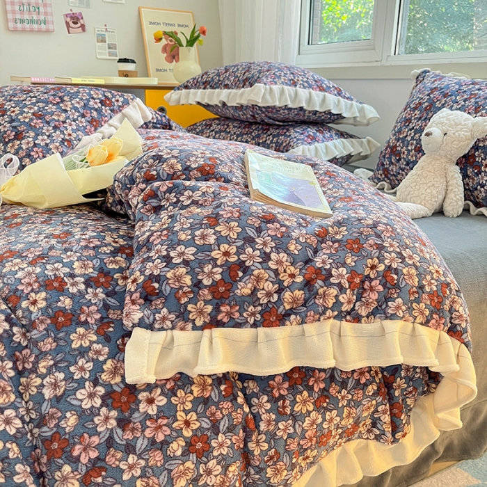 91家纺网 家纺一手货源 找家纺 安哆啦 2022新款加厚牛奶绒花边小贴标四件套 花边-复古小碎花