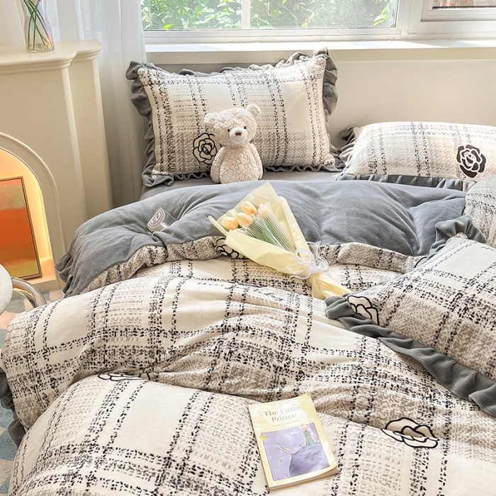 91家纺网 家纺一手货源 找家纺 安哆啦 2022新款加厚牛奶绒花边小贴标四件套 花边-格调花