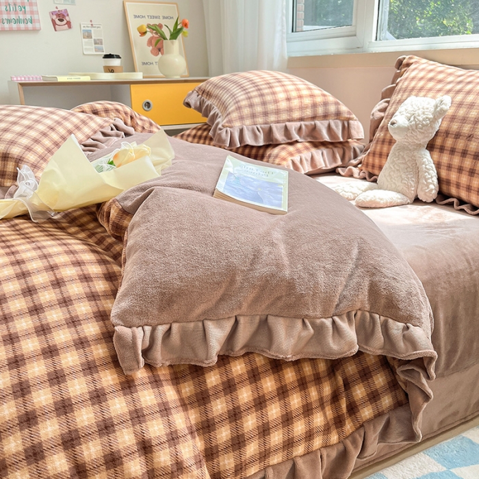 91家纺网 家纺一手货源 找家纺 安哆啦 2022新款加厚牛奶绒花边小贴标四件套 花边-格子咖