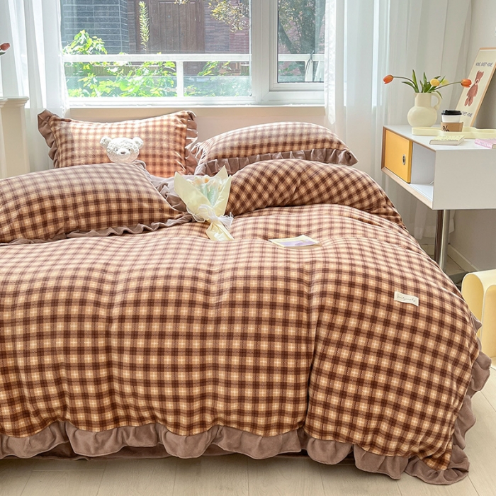 91家纺网 家纺一手货源 找家纺 安哆啦 2022新款加厚牛奶绒花边小贴标四件套 花边-格子咖