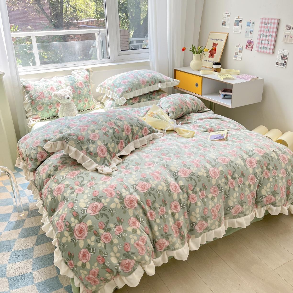 91家纺网 家纺一手货源 找家纺 安哆啦 2022新款加厚牛奶绒花边小贴标四件套 花边-花团锦簇