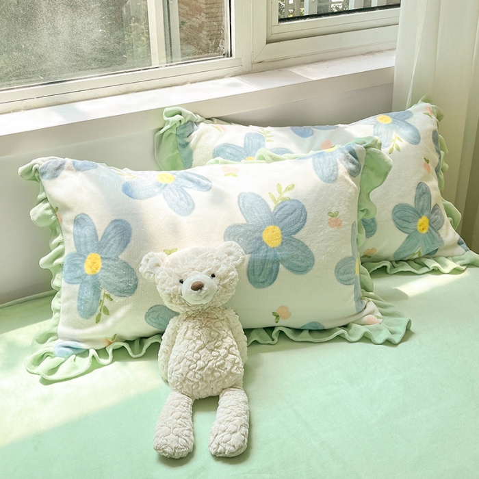 91家纺网 家纺一手货源 找家纺 安哆啦 2022新款加厚牛奶绒花边小贴标四件套 花边-花园里