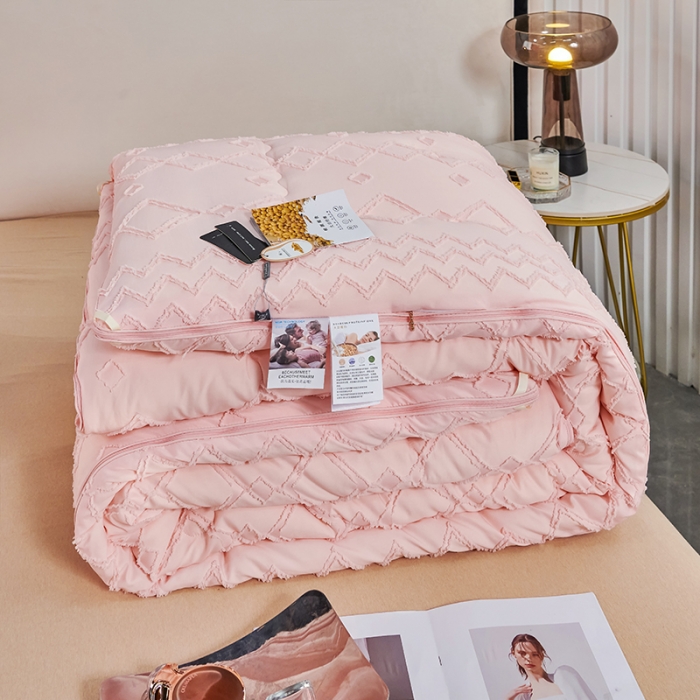 91家纺网 家纺一手货源 找家纺 丽卡家纺2023新款米兰雕花子母被被子被芯系列 粉玉