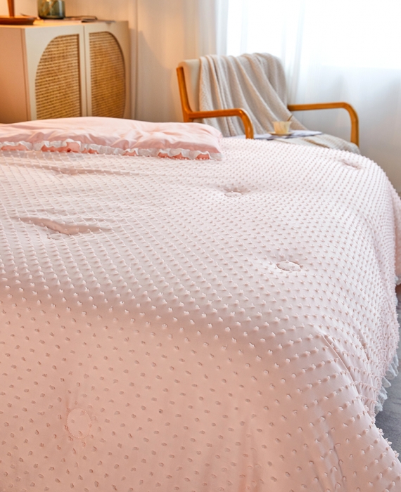 91家纺网 家纺一手货源 找家纺 （总）丽卡家纺2023新款法丽娜雕花春秋被被子被芯