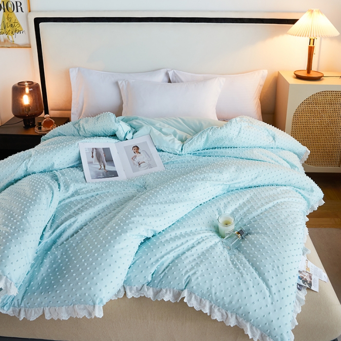 91家纺网 家纺一手货源 找家纺 丽卡家纺2023新款法丽娜雕花春秋被被子被芯 水蓝色