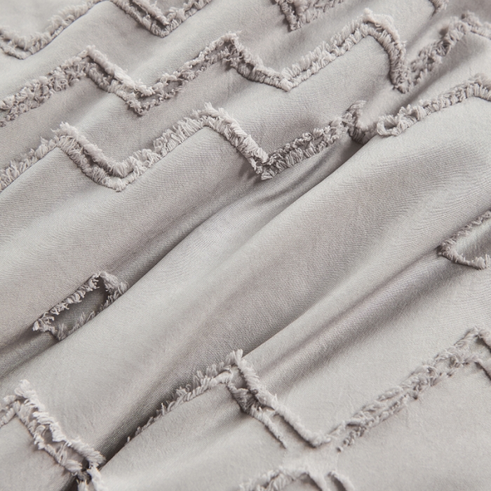 91家纺网 家纺一手货源 找家纺 丽卡家纺2023新款米兰雕花春秋被被子被芯系列 高级灰