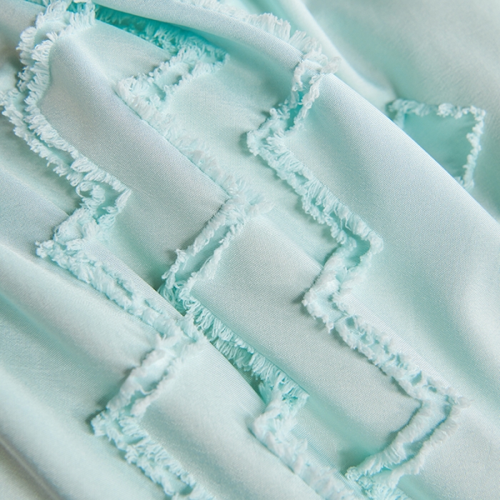 91家纺网 家纺一手货源 找家纺 丽卡家纺2023新款米兰雕花春秋被被子被芯系列 水蓝