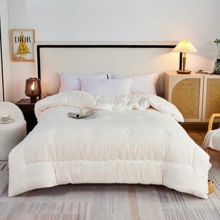 91家纺网 家纺一手货源 找家纺 丽卡家纺2023新款法丽娜雕花子母被被子被芯 奶油白