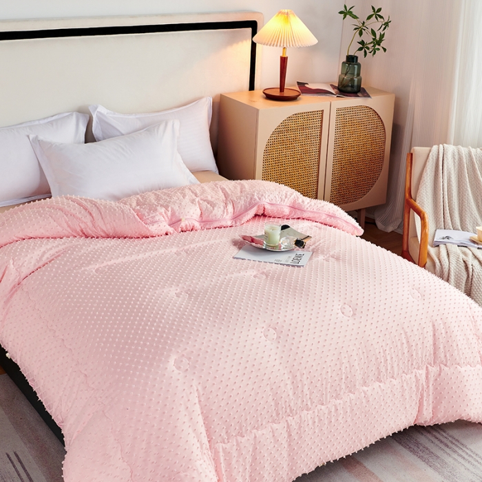 91家纺网 家纺一手货源 找家纺 丽卡家纺2023新款法丽娜雕花子母被被子被芯 粉玉