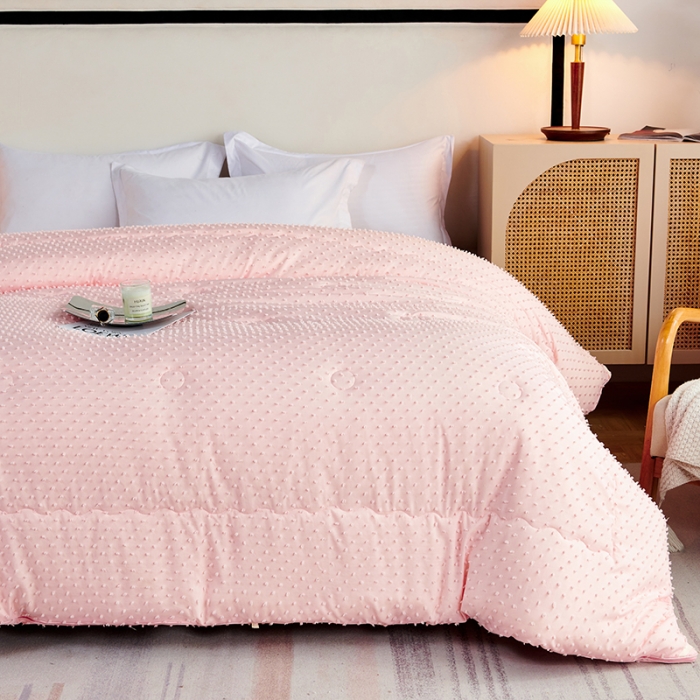 91家纺网 家纺一手货源 找家纺 丽卡家纺2023新款法丽娜雕花子母被被子被芯 粉玉