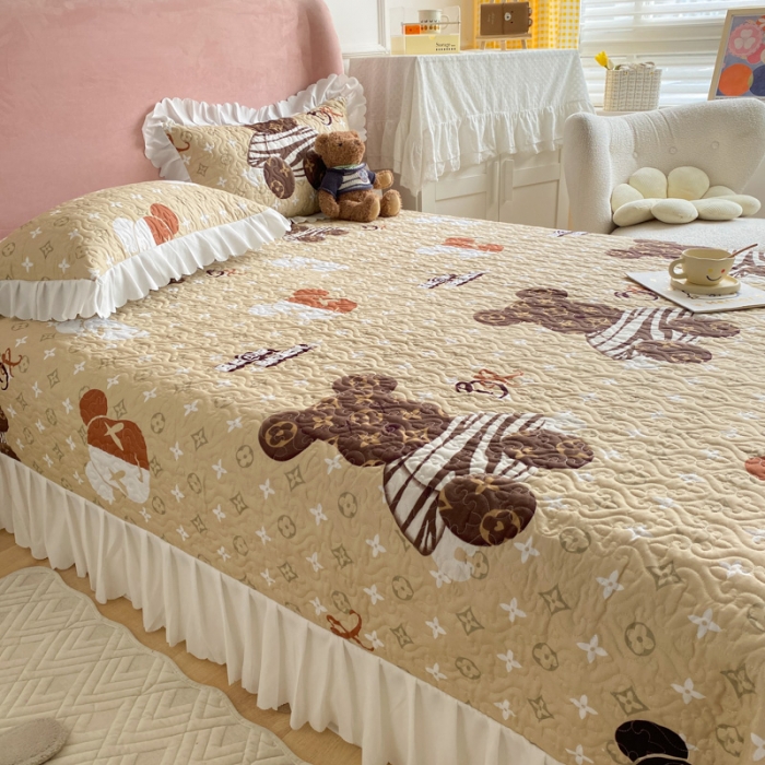 91家纺网 家纺一手货源 找家纺 美莱 2022新款亲肤磨毛床盖床裙夹棉单件三件套直播四件套 潮牌熊