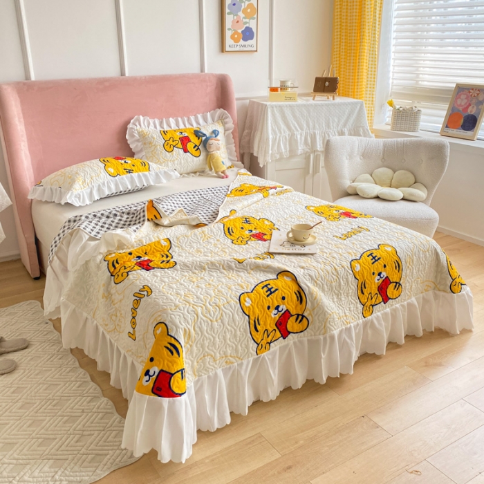 91家纺网 家纺一手货源 找家纺 美莱 2022新款亲肤磨毛床盖床裙夹棉单件三件套直播四件套 虎虎声威