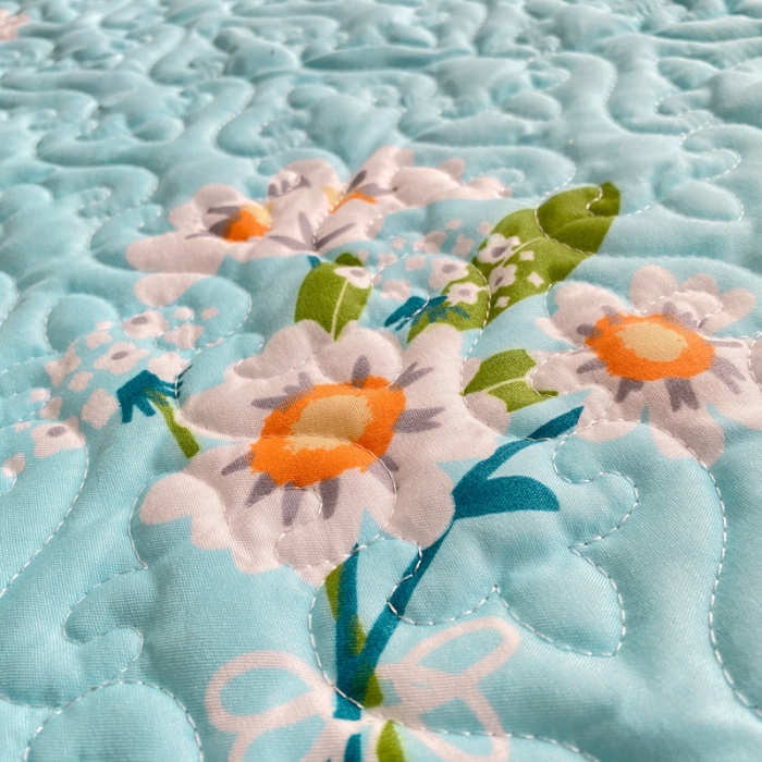 91家纺网 家纺一手货源 找家纺 美莱 2022新款亲肤磨毛床盖床裙夹棉单件三件套直播四件套 小白菊