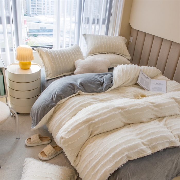 91家纺网 家纺一手货源 找家纺 骏腾 2022直播爆款纯色流苏牛奶绒四件套法莱宝宝绒 朵拉-奶白灰