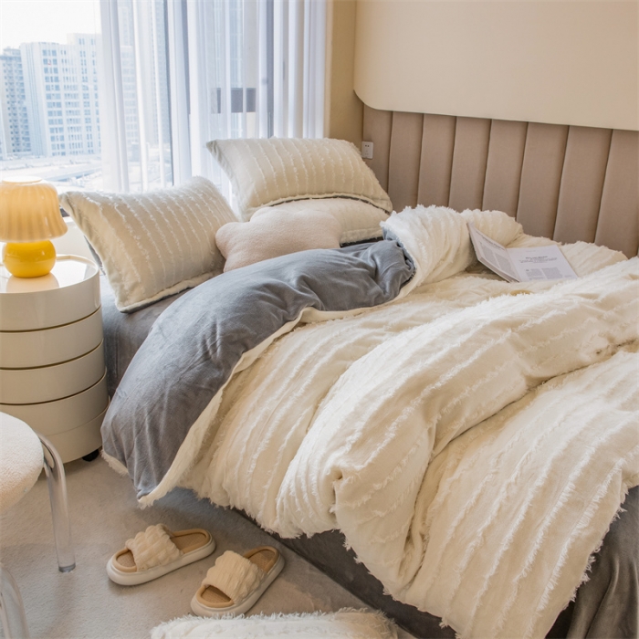 91家纺网 家纺一手货源 找家纺 骏腾 2022直播爆款纯色流苏牛奶绒四件套法莱宝宝绒 朵拉-奶白灰