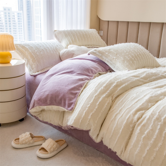 91家纺网 家纺一手货源 找家纺 骏腾 2022直播爆款纯色流苏牛奶绒四件套法莱宝宝绒 朵拉-奶白芋紫