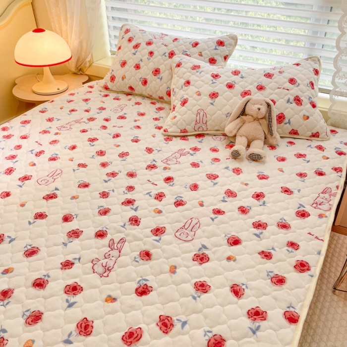 91家纺网 家纺一手货源 找家纺 沐慕 2022牛奶绒夹棉床笠 玫瑰小兔