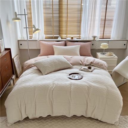 91家纺网 家纺一手货源 找家纺 N先生2022新款高克重雕花绒牛奶绒四件套 奶白