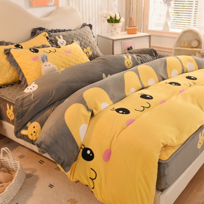 91家纺网 家纺一手货源 找家纺 美达新款牛奶绒印花床笠款四件套（床笠高度30cm） 小黄兔