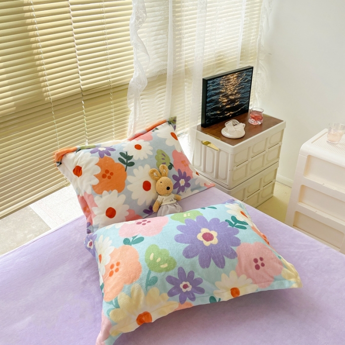 91家纺网 家纺一手货源 找家纺 2022新款爆款慕尚高克重田园风印花牛奶绒四件套 布蓝卡