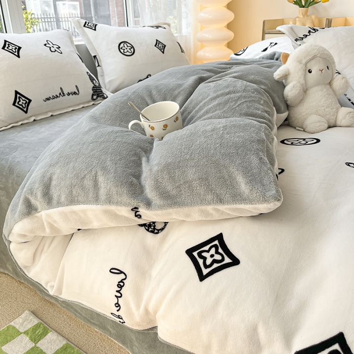 91家纺网 家纺一手货源 找家纺 2022新款爆款慕尚高克重田园风印花牛奶绒四件套 潮熊