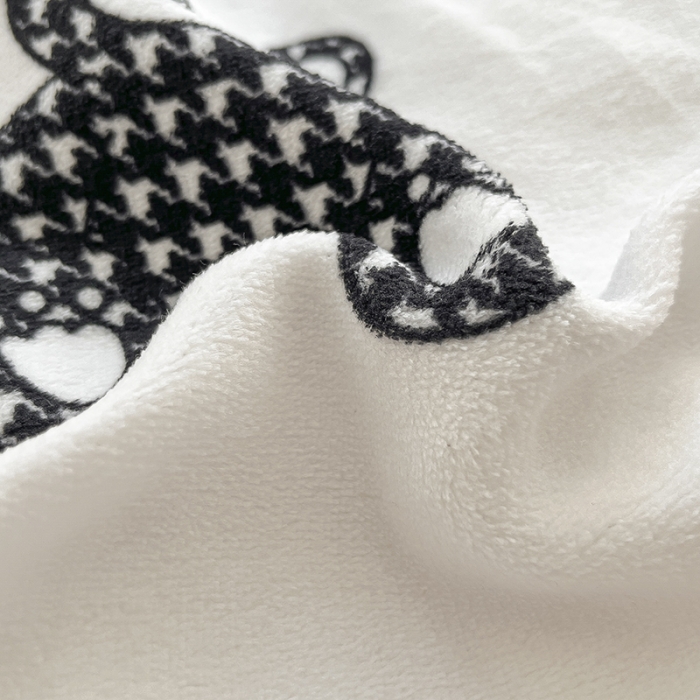 91家纺网 家纺一手货源 找家纺 2022新款爆款慕尚高克重田园风印花牛奶绒四件套 潮熊