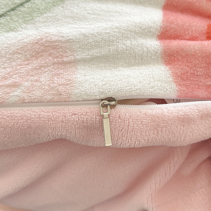 91家纺网 家纺一手货源 找家纺 2022新款爆款慕尚高克重田园风印花牛奶绒四件套 大草莓