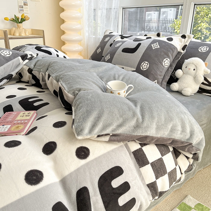 91家纺网 家纺一手货源 找家纺 2022新款爆款慕尚高克重田园风印花牛奶绒四件套 杜比