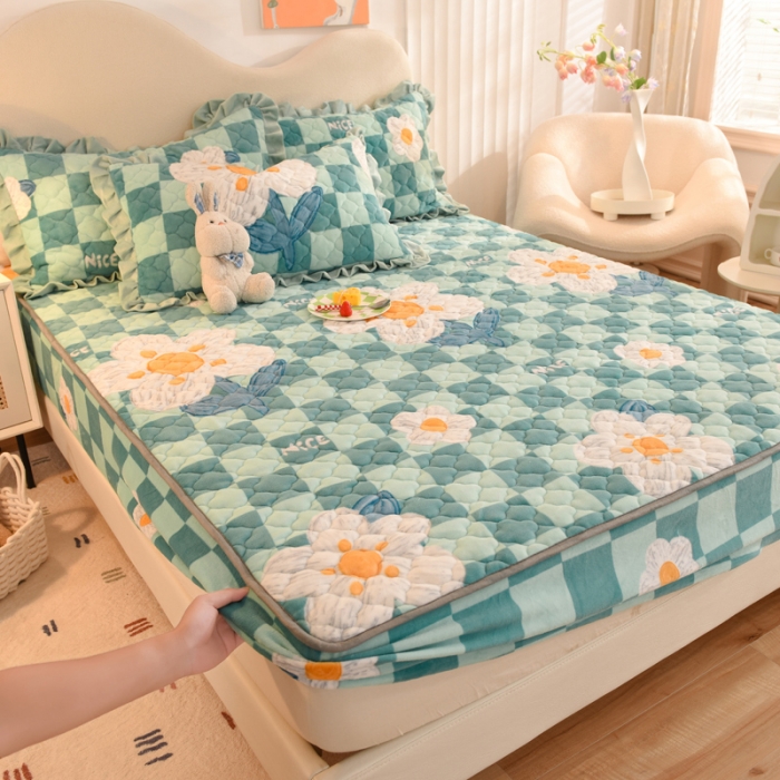 91家纺网 家纺一手货源 找家纺 2025美达秋冬爆款牛奶绒印花床笠三件套单床笠 淡雅花香