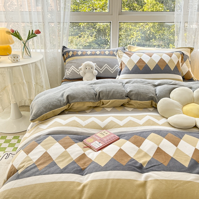 91家纺网 家纺一手货源 找家纺 2022新款爆款慕尚高克重田园风印花牛奶绒四件套 古雅