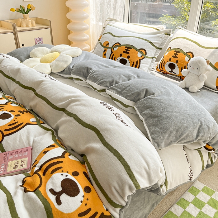 91家纺网 家纺一手货源 找家纺 2022新款爆款慕尚高克重田园风印花牛奶绒四件套 老虎