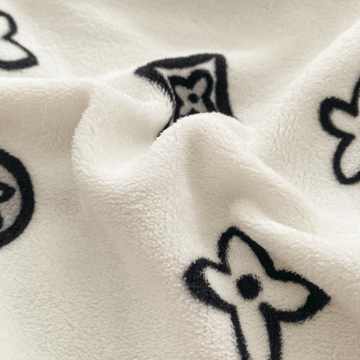 91家纺网 家纺一手货源 找家纺 2022新款爆款慕尚高克重田园风印花牛奶绒四件套 千鸟格