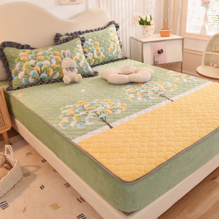 91家纺网 家纺一手货源 找家纺 2025美达秋冬爆款牛奶绒印花床笠三件套单床笠 梦幻银杏