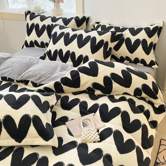 91家纺网 家纺一手货源 找家纺 沐慕  2022新款牛奶绒四件套 爱心满满