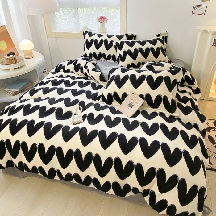 91家纺网 家纺一手货源 找家纺 沐慕  2022新款牛奶绒四件套 爱心满满