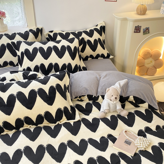 91家纺网 家纺一手货源 找家纺 沐慕  2022新款牛奶绒四件套 爱心满满