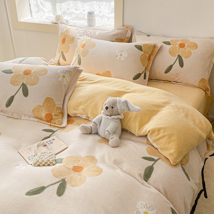 91家纺网 家纺一手货源 找家纺 沐慕  2022新款牛奶绒四件套 花季