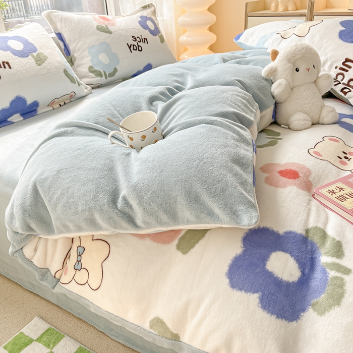 91家纺网 家纺一手货源 找家纺 2022新款爆款慕尚高克重田园风印花牛奶绒四件套 小太熊