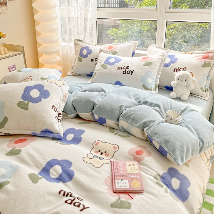 91家纺网 家纺一手货源 找家纺 2022新款爆款慕尚高克重田园风印花牛奶绒四件套 小太熊