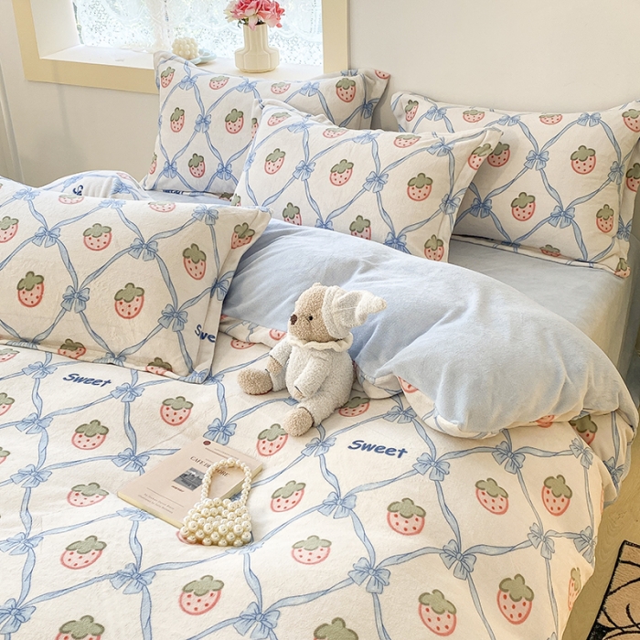 91家纺网 家纺一手货源 找家纺 沐慕  2022新款牛奶绒四件套 甜心草莓