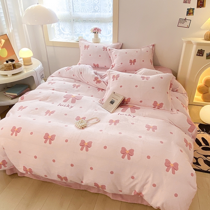 91家纺网 家纺一手货源 找家纺 沐慕  2022新款牛奶绒四件套 幸运蝴蝶结